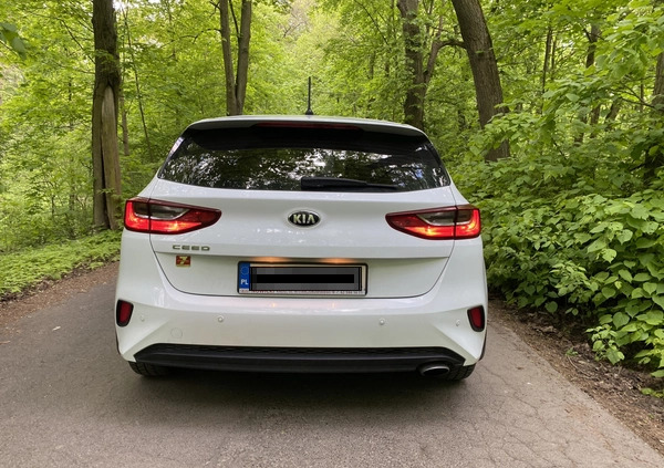 Kia Ceed cena 56900 przebieg: 61000, rok produkcji 2019 z Poznań małe 631